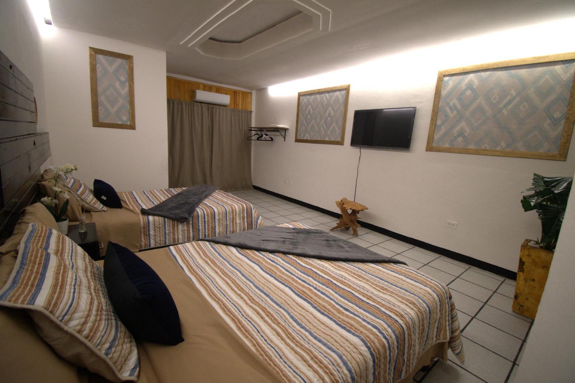 Hotel Sexta Avenida 타파출라 외부 사진