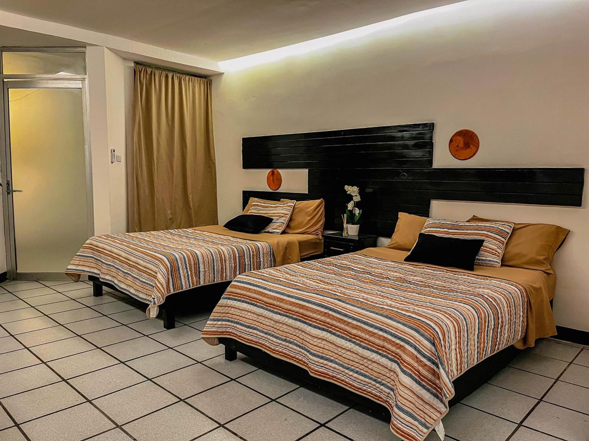Hotel Sexta Avenida 타파출라 외부 사진